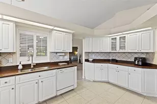 9419 New Orleans Dr, Weeki Wachee, FL 34613 - Photo 18