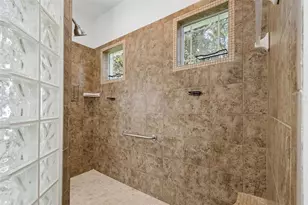 2107 Carroll Landing Dr, Tampa, FL 33612 - Photo 38