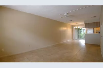 608 Lynchburg Drive, Brandon, FL 33511 - Photo 2