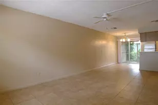608 Lynchburg Dr, Brandon, FL 33511 - Photo 2