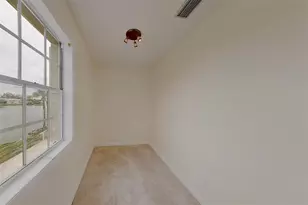 222 Pompano Dr SE, Saint Petersburg, FL 33705 - Photo 24