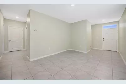 33801 Jasmine Star Loop, Wesley Chapel, FL 33543 - Photo 4
