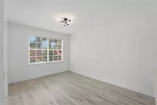 14510 Alejo Ct, Seminole, FL 33776 - Photo 10