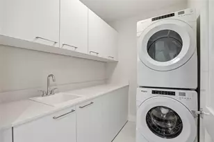 275 1st Ave S, Saint Petersburg, FL 33701 - Photo 20