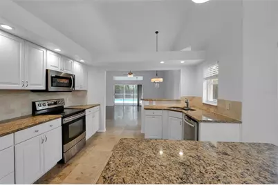 9450 Mississippi Run, Weeki Wachee, FL 34613 - Photo 10