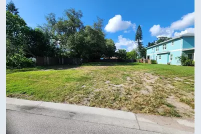 24th Avenue N, Saint Petersburg, FL 33713 - Photo 2