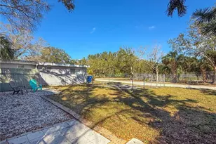 364 3rd St NW, Largo, FL 33770 - Photo 18