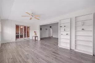 827 Oakmont Ave, Sun City Center, FL 33573 - Photo 22