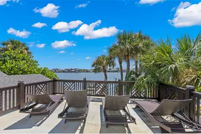819 Bay Esplanade, Clearwater Beach, FL 33767 - Photo 12