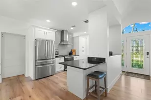 819 Bay Esplanade, Clearwater Beach, FL 33767 - Photo 6