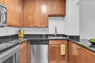 210 5th Ave S, Saint Petersburg, FL 33701 - Photo 10