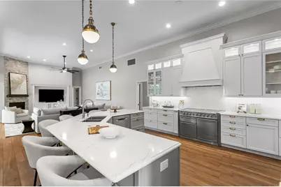 1230 Darlington Oak Circle NE, Saint Petersburg, FL 33703 - Photo 24