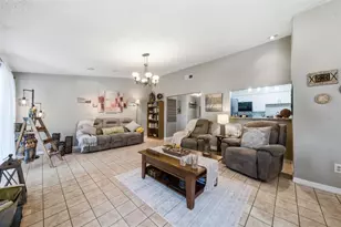 5309 Black Pine Dr, Tampa, FL 33624 - Photo 4