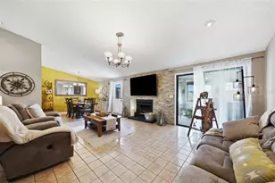 5309 Black Pine Dr, Tampa, FL 33624 - Photo 4