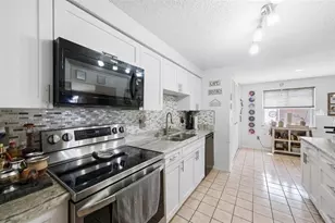 5309 Black Pine Dr, Tampa, FL 33624 - Photo 10