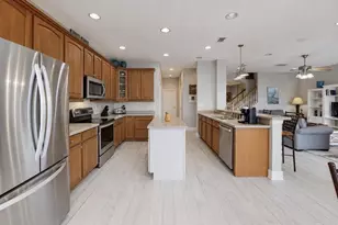 827 Seminole Sky Dr, Ruskin, FL 33570 - Photo 12