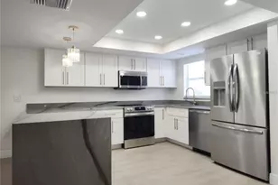 255 Capri Cir N, Treasure Island, FL 33706 - Photo 6