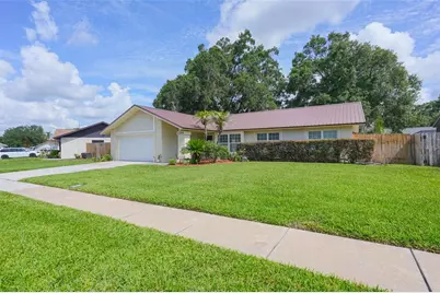 1304 Sandalwood Drive, Plant City, FL 33563 - Photo 2