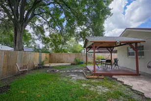 1304 Sandalwood Dr, Plant City, FL 33563 - Photo 30