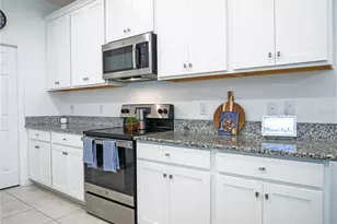 2876 Misty Marble Dr, Zephyrhills, FL 33540 - Photo 10