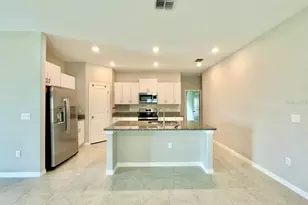 7025 King Crk Dr, Sun City Center, FL 33573 - Photo 6