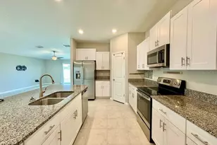7025 King Crk Dr, Sun City Center, FL 33573 - Photo 8
