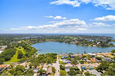 144 30th Avenue NE, Saint Petersburg, FL 33704 - Photo 4