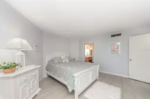 690 Island Way, Clearwater Beach, FL 33767 - Photo 16