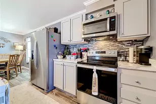 10485 Holiday Shores Dr, Largo, FL 33773 - Photo 8