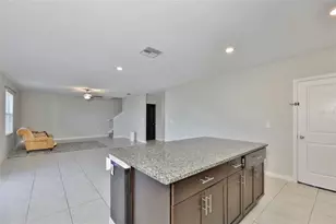 1507 Golden Glow Dr, Ruskin, FL 33570 - Photo 10