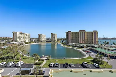 4725 Cove Circle #704, Saint Petersburg, FL 33708 - Photo 2