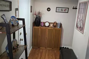 3894 37th St S, Saint Petersburg, FL 33711 - Photo 2