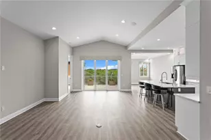 11 Franklin Ct S, Saint Petersburg, FL 33711 - Photo 6