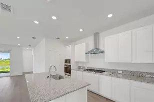 2816 Marrakesh Ln, Sarasota, FL 34234 - Photo 4