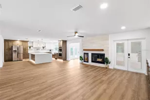 13325 Golf Crest Cir, Tampa, FL 33618 - Photo 4