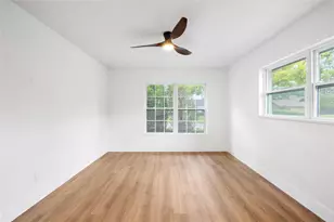 13325 Golf Crest Cir, Tampa, FL 33618 - Photo 18