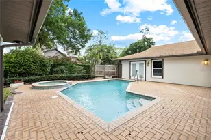 13325 Golf Crest Cir, Tampa, FL 33618 - Photo 52