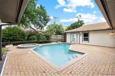 13325 Golf Crest Circle, Tampa, FL 33618 - Photo 52