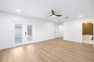 13325 Golf Crest Cir, Tampa, FL 33618 - Photo 26