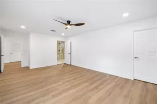 13325 Golf Crest Cir, Tampa, FL 33618 - Photo 24