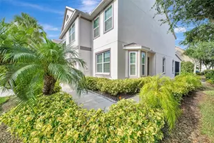 547 Black Lion Dr NE, Saint Petersburg, FL 33716 - Photo 2
