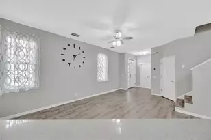 547 Black Lion Dr NE, Saint Petersburg, FL 33716 - Photo 14