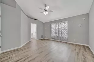 547 Black Lion Dr NE, Saint Petersburg, FL 33716 - Photo 30
