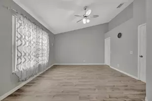 547 Black Lion Dr NE, Saint Petersburg, FL 33716 - Photo 34