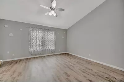 547 Black Lion Drive NE, Saint Petersburg, FL 33716 - Photo 32