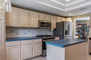 8205 Westridge Dr, Tampa, FL 33615 - Photo 12