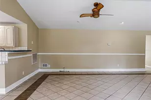 8205 Westridge Dr, Tampa, FL 33615 - Photo 8
