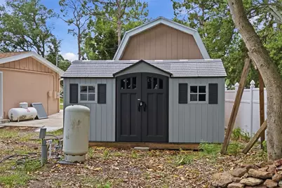 8205 Westridge Drive, Tampa, FL 33615 - Photo 38