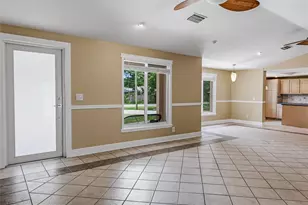 8205 Westridge Dr, Tampa, FL 33615 - Photo 8