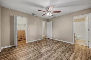 7434 E Bank Dr, Tampa, FL 33617 - Photo 16